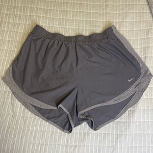 Nike Tempo Gray Running Shorts Women’s 2XL Dri-FIT